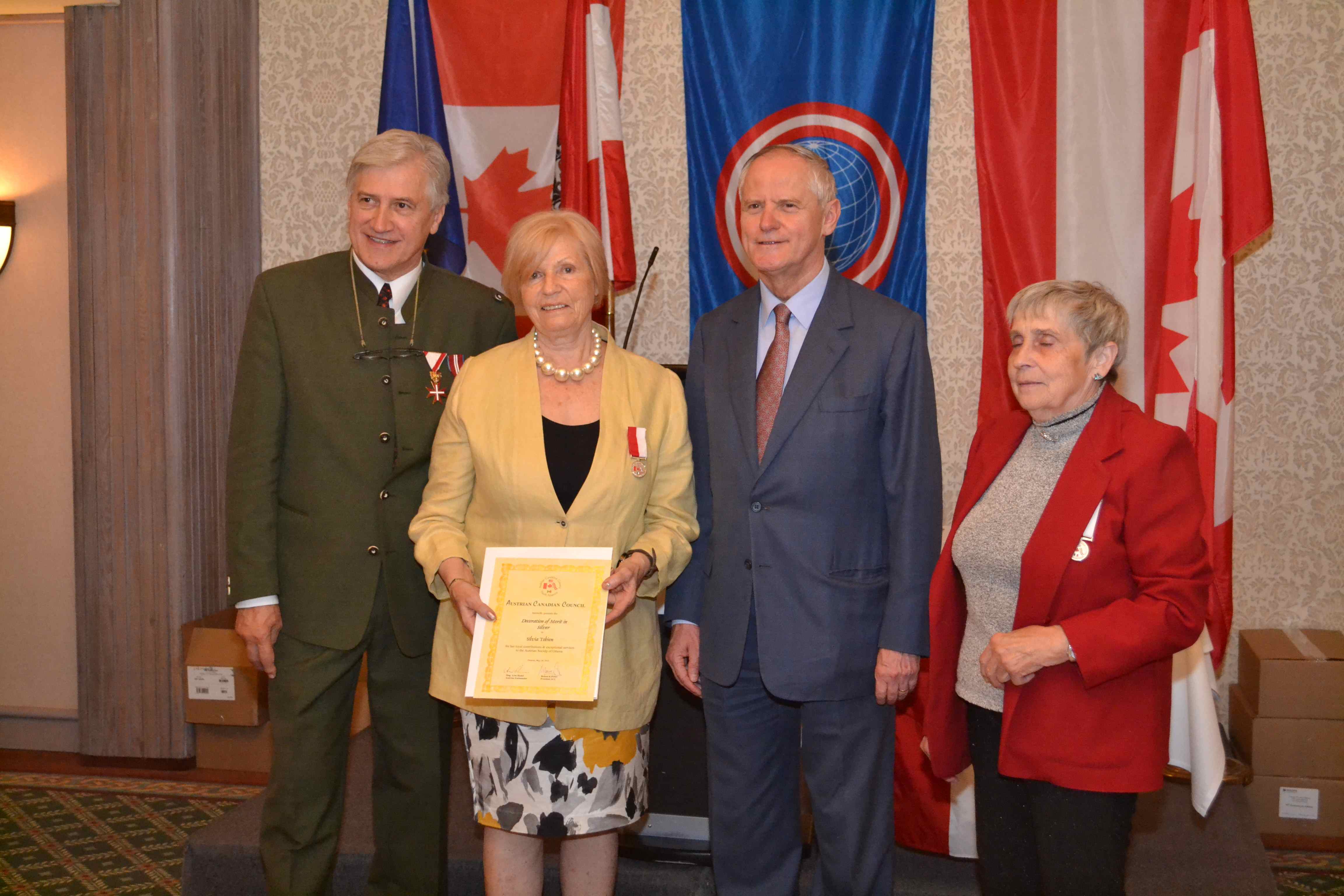 Awarding ACC Medal in Silver to Silvia Tobien